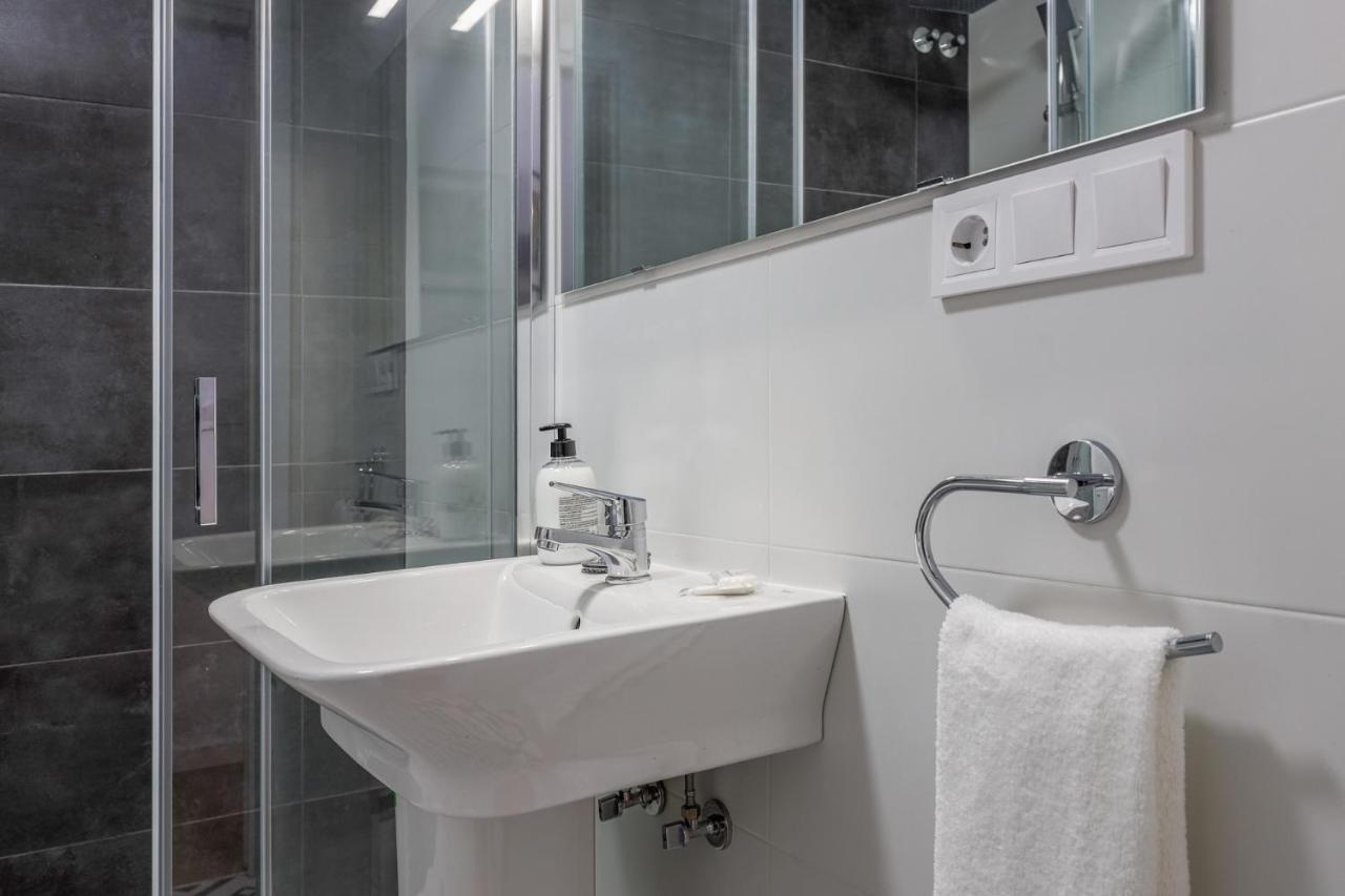 Apartamento De Diseno Centro Sevilla. Wifi/Ac Εξωτερικό φωτογραφία